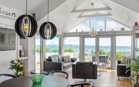 Michel - 25M from the Sea: Interior Design, Soffitto, Lampada, Pavimentazione, Casa, Soggiorno, Divano, Pavimento, Lampadario, Porta
