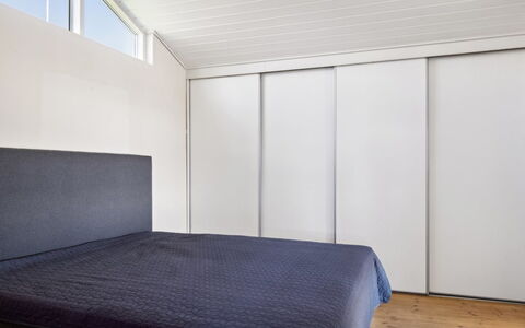 Michel - 25M from the Sea: Legna, Interior Design, Pavimentazione, Camera Da Letto, Pavimento, Soffitto, Letto, Lenzuolo, Camera, Bedding