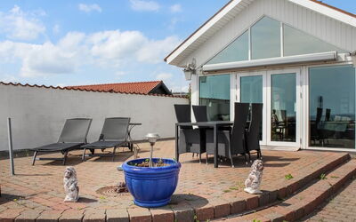 Michel - 25M from the Sea