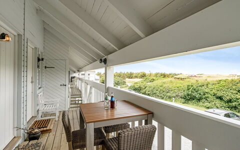 Jelke - 1Km from the Sea: Mobilia, Interior Design, Pavimentazione, Pavimento, Soffitto, Camera, Sedia, Tavolo, Appartamento, Cucina & Sala Da Pranzo Tavolo