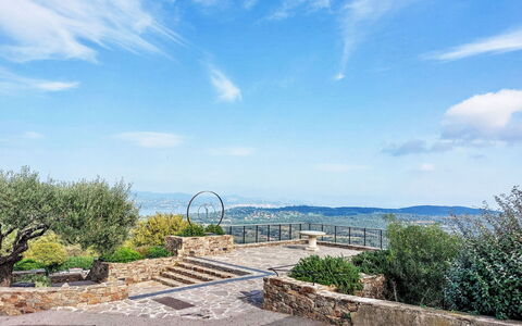 Gassin 150: Nube, Cielo, Pianta, Acqua, Albero, Orizzonte, Area Rurale, Paesaggio, Casa, Cumulo