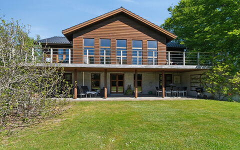 Nantje - 560M to the Fjord: Legna, Tetto, Architettura, Casa, Casa, Villetta, Raccordo, Latifoglie, Pendenza, Estate