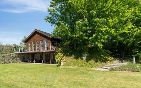 Nantje - 560M to the Fjord: Legna, Tetto, Architettura, Casa, Casa, Villetta, Raccordo, Latifoglie, Pendenza, Estate