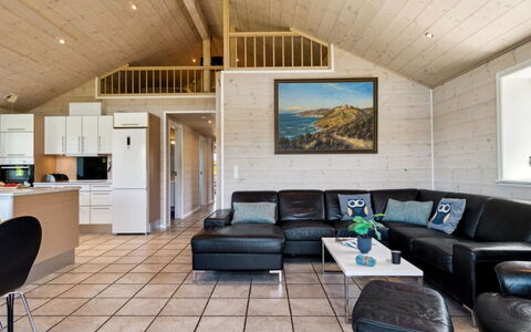 Hjalmar - 400M from the Sea