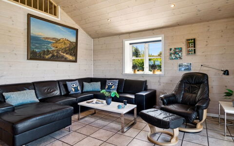 Hjalmar - 400M from the Sea