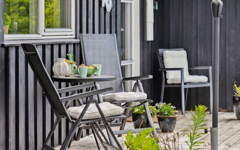 Caro - 900M from the Sea: Mobilia, Interior Design, Pavimentazione, Pavimento, Soffitto, Camera, Sedia, Tavolo, Appartamento, Cucina & Sala Da Pranzo Tavolo