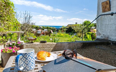 Santuzza - 100M from the Sea: Mobilia, Interior Design, Pavimentazione, Pavimento, Soffitto, Camera, Sedia, Tavolo, Appartamento, Cucina & Sala Da Pranzo Tavolo