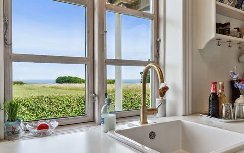 Hildulf - 1Km from the Sea: Legna, Tetto, Architettura, Casa, Casa, Villetta, Raccordo, Latifoglie, Pendenza, Estate