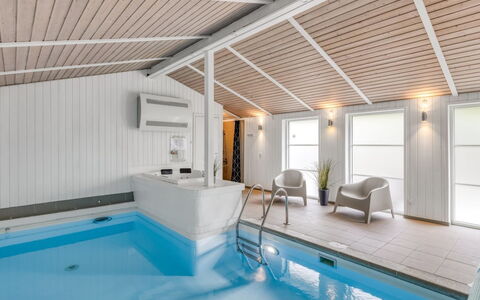 Yngve - 1.2Km from the Sea: Legna, Casa, Portico, Deck, Latifoglie, Tetto, Color Legno, Pavimento In Legno, Eco Hotel