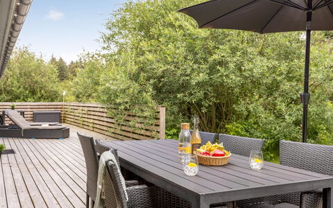 Yngve - 1.2Km from the Sea: Legna, Casa, Portico, Deck, Latifoglie, Tetto, Color Legno, Pavimento In Legno, Eco Hotel