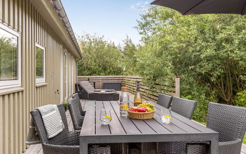 Yngve - 1.2Km from the Sea: Legna, Casa, Portico, Deck, Latifoglie, Tetto, Color Legno, Pavimento In Legno, Eco Hotel