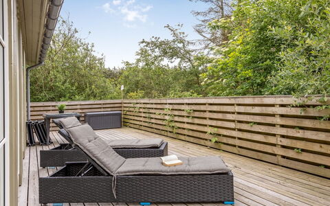 Yngve - 1.2Km from the Sea: Legna, Casa, Portico, Deck, Latifoglie, Tetto, Color Legno, Pavimento In Legno, Eco Hotel