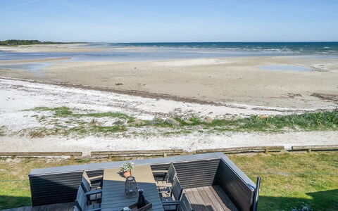 Eleanore - 25M from the Sea: Legna, Casa, Portico, Deck, Latifoglie, Tetto, Color Legno, Pavimento In Legno, Eco Hotel