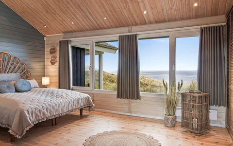 Aster - 150M from the Sea: Interior Design, Mobilia, Letto, Camera Da Letto, Pavimentazione, Pavimento, Legna, Soffitto, Pavimento In Legno, Lenzuolo