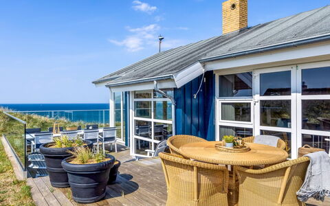 Aster - 150M from the Sea: Blu, Mobilia, Sedia, Casa, Mobili Da Esterno, Porta, Villetta, Shade, Portico, Ricorrere