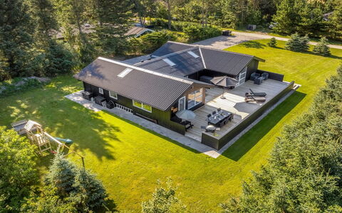 Ema - 1.9Km from the Sea: Legna, Tetto, Architettura, Casa, Casa, Villetta, Raccordo, Latifoglie, Pendenza, Estate
