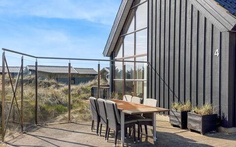 Lilie - 350M from the Sea: Mobilia, Interior Design, Pavimentazione, Pavimento, Soffitto, Camera, Sedia, Tavolo, Appartamento, Cucina & Sala Da Pranzo Tavolo