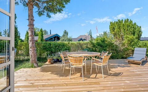 Synnöve - 350M from the Sea: Legna, Pavimento In Legno, Arbusto, Portico, Deck, Latifoglie, Mobilia, Lotto, Giardino