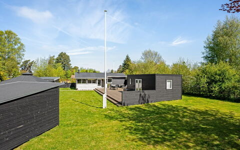 Selve - 600M from the Sea: Legna, Casa, Portico, Deck, Latifoglie, Tetto, Color Legno, Pavimento In Legno, Eco Hotel