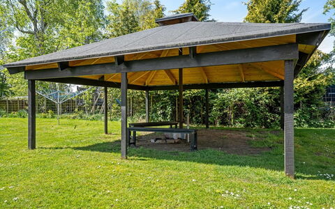 Selve - 600M from the Sea: Legna, Casa, Portico, Deck, Latifoglie, Tetto, Color Legno, Pavimento In Legno, Eco Hotel