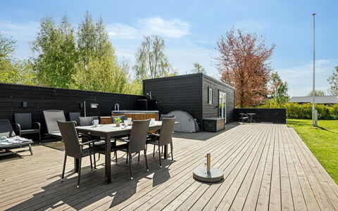 Selve - 600M from the Sea: Legna, Casa, Portico, Deck, Latifoglie, Tetto, Color Legno, Pavimento In Legno, Eco Hotel