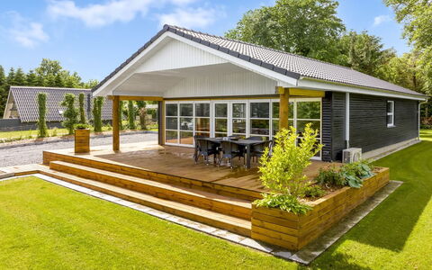 Skip - 300M to the Fjord: Mobilia, Interior Design, Pavimentazione, Pavimento, Soffitto, Camera, Sedia, Tavolo, Appartamento, Cucina & Sala Da Pranzo Tavolo