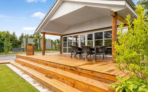 Skip - 300M to the Fjord: Mobilia, Interior Design, Pavimentazione, Pavimento, Soffitto, Camera, Sedia, Tavolo, Appartamento, Cucina & Sala Da Pranzo Tavolo