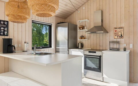 Cita - 350M from the Sea: Interior Design, Cucina, Controsoffitto, Legna, Pavimentazione, Lampada, Soffitto, Elettrodomestico Da Cucina, Mobilia, Pavimento
