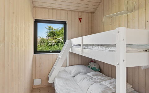 Cita - 350M from the Sea: Legna, Latifoglie, Plank, Camera Da Letto, Color Legno, Letto, Log Cabin, Legname, Design, Bedding