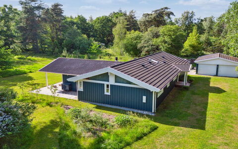 Launo - 1.1Km to the Fjord: Estate, Shade, Driveway, Agriturismo