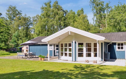 Launo - 1.1Km to the Fjord: Estate, Shade, Driveway, Agriturismo