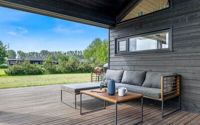 Edite - 900M from the Sea