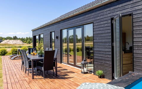 Syni - 450M from the Sea: Tetto, Casa, Porta, Villetta, Shade, Raccordo, Cortile, Estate, Backyard