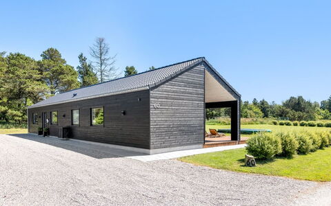 Syni - 450M from the Sea: Tetto, Casa, Porta, Villetta, Shade, Raccordo, Cortile, Estate, Backyard