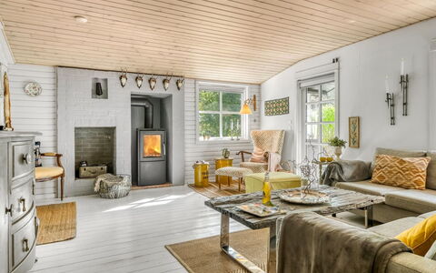 Ellinore - from the Sea: Interior Design, Pavimentazione, Legna, Soffitto, Mobilia, Soggiorno, Divano, Pavimento, Illuminazione, Pavimento In Legno