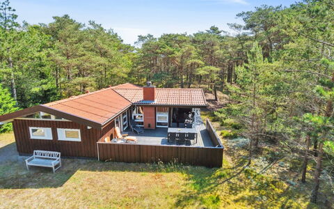 Bothilda - 950M from the Sea: Mobilia, Interior Design, Pavimentazione, Pavimento, Soffitto, Camera, Sedia, Tavolo, Appartamento, Cucina & Sala Da Pranzo Tavolo