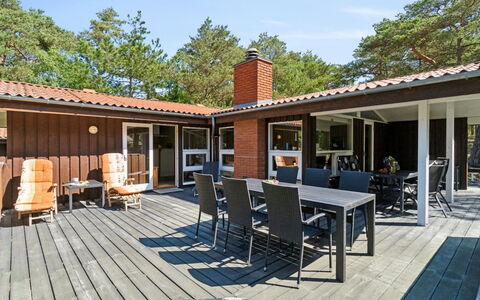Bothilda - 950M from the Sea: Mobilia, Interior Design, Pavimentazione, Pavimento, Soffitto, Camera, Sedia, Tavolo, Appartamento, Cucina & Sala Da Pranzo Tavolo