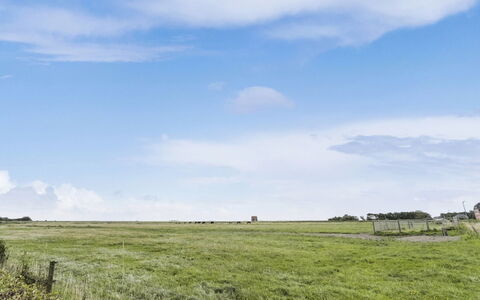 Janin - 400M from the Sea: Blu, Arbusto, Villetta, Groundcover, Giardino, Estate, Shade, Landscaping, Agriturismo, Eco Hotel
