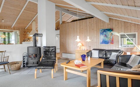 Maira - from the Sea: Legna, Soffitto, Interior Design, Mobilia, Pavimentazione, Pavimento, Casa, Camera, Sedia, Soggiorno