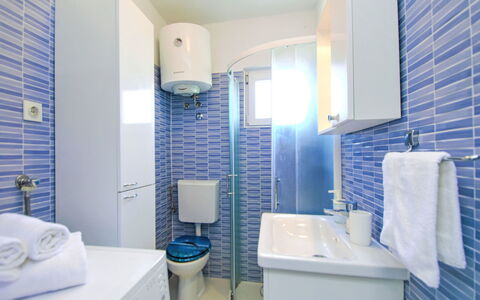 A Sea Home: Idraulico Fixture, Proprietà, Rubinetto, Costruzione, Blu, Lavello, Viola, Bagno, Lavandino Del Bagno, Specchio