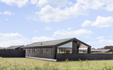 Frithbjorn - 900M from the Sea: Legna, Casa, Portico, Deck, Latifoglie, Tetto, Color Legno, Pavimento In Legno, Eco Hotel