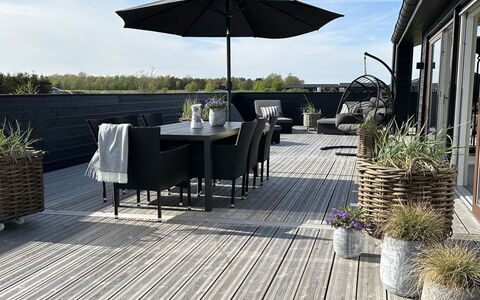 Frithbjorn - 900M from the Sea: Legna, Casa, Portico, Deck, Latifoglie, Tetto, Color Legno, Pavimento In Legno, Eco Hotel