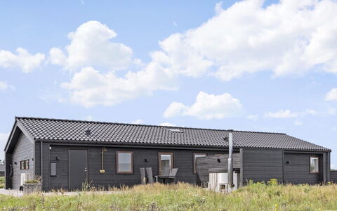 Frithbjorn - 900M from the Sea: Legna, Casa, Portico, Deck, Latifoglie, Tetto, Color Legno, Pavimento In Legno, Eco Hotel