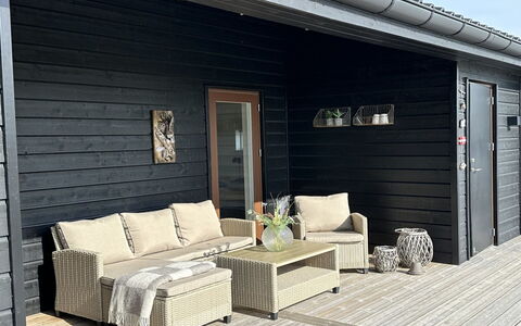 Frithbjorn - 900M from the Sea: 