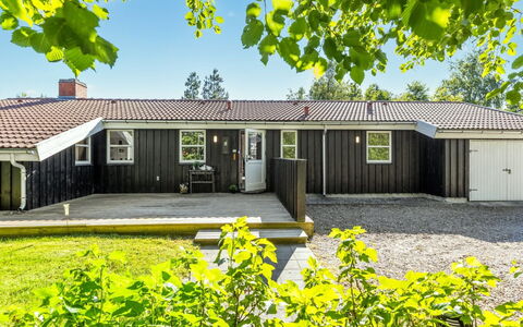 Olli - 600M from the Sea