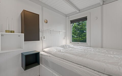 Terkel - 800M to the Fjord: Legna, Interior Design, Pavimentazione, Pavimento, Soffitto, Camera Da Letto, Letto, Camera, Bedding, Lenzuolo