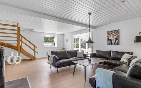 Sissela - from the Sea: Legna, Casa, Portico, Deck, Latifoglie, Tetto, Color Legno, Pavimento In Legno, Eco Hotel