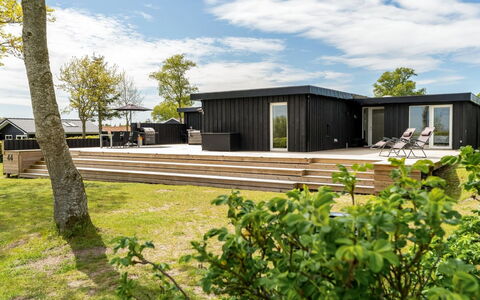 Tonna - from the Sea: Legna, Casa, Portico, Deck, Latifoglie, Tetto, Color Legno, Pavimento In Legno, Eco Hotel