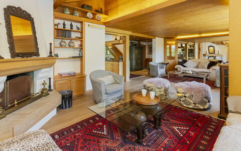 Chalet Rebhalde: Legna, Mobilia, Interior Design, Soffitto, Divano, Pavimento, Soggiorno, Camera, Pavimentazione, Casa