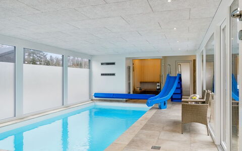 Marinus - 800M from the Sea: Tetto, Casa, Porta, Villetta, Shade, Raccordo, Cortile, Estate, Backyard